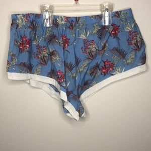 Women’s Unknown Brand Flower Design Shorts